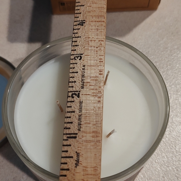 Enjoy the warm and cozy feeling with this Avon Peppermint Cocoa Scented Candle. - Picture 3 of 7